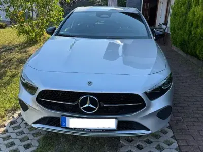 Gebraucht Mercedes A200 163 PS (119 kW) 2023 Grau Limousine