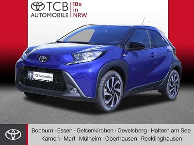 Neu Toyota Aygo X 72 PS (52 kW) 2025 Urban khaki SUV