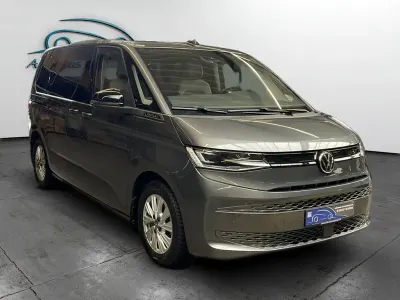 Gebraucht VW Multivan Basis 204 PS (150 kW) 2024 Grau Van / Kleinbus