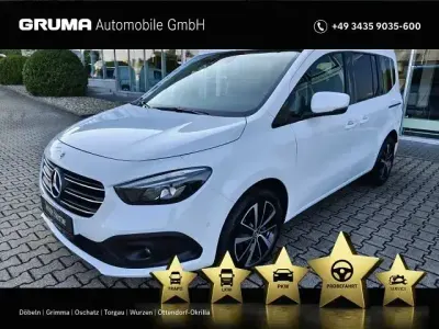 Gebraucht Mercedes T180 Progressive 131 PS (96 kW) 2023 Weiß Van / Kleinbus