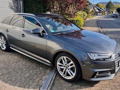 Używany Audi A4 S-Line 150 KM (110 kW) 2019 Szary Kombi