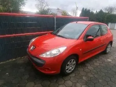 Gebraucht Peugeot 206+ 60 PS (44 kW) 2009 Rot Kleinwagen