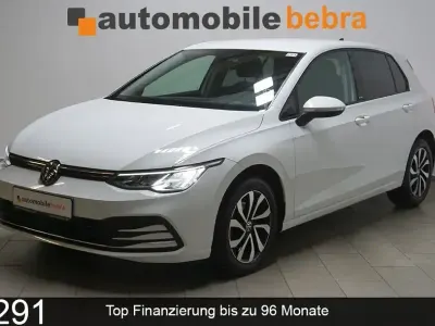 Gebraucht VW Golf VIII Active 150 PS (110 kW) 2022 Pure white Limousine