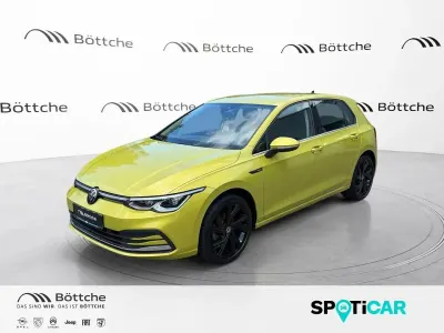 Gebraucht VW Golf VIII Style 150 PS (110 kW) 2023 Gelb Kleinwagen