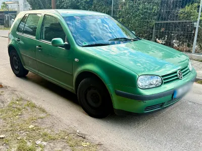 Gebraucht VW Golf IV 2002 Grün Limousine
