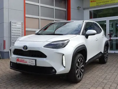 Gebraucht Toyota Yaris Cross Team 116 PS (85 kW) 2023 Weiß SUV