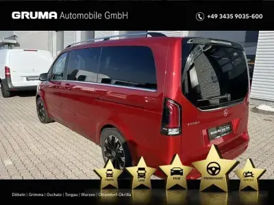 Gebraucht Mercedes V250 Avantgarde 190 PS (139 kW) 2025 Rot Van / Kleinbus