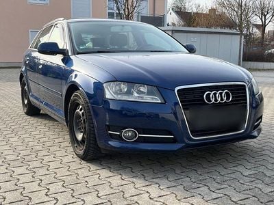 Gebraucht Audi A3 Sport 105 PS (77 kW) 2013 Blau Limousine