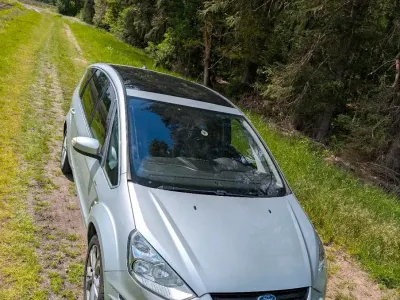 Gebraucht Ford S-MAX S 200 PS (147 kW) 2013 Silber Van / Kleinbus