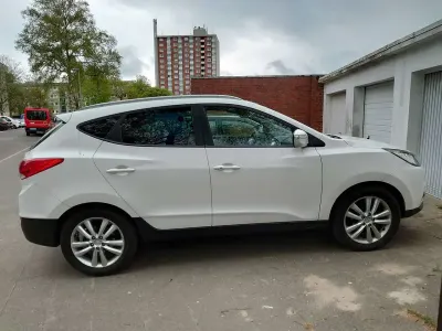 Gebraucht Hyundai ix35 Premium 136 PS (100 kW) 2012 Weiß SUV