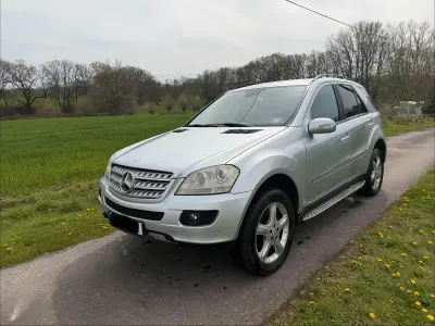 Gebraucht Mercedes ML320 224 PS (164 kW) 2007 Silber SUV