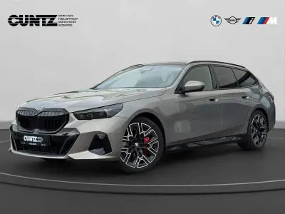Gebraucht BMW 540 M Sport 303 PS (222 kW) 2026 Grau Kombi