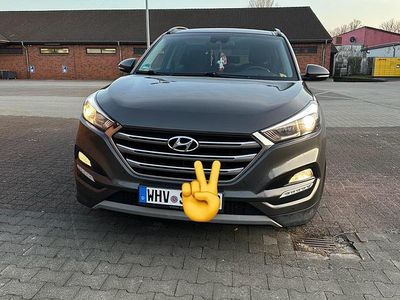 Braun Gebraucht 2016 Hyundai Tucson SUV | 14.900 € (Fairer Preis)