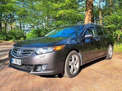 Second-hand Honda Accord Executive 150 CP (110 kW) 2009 Gri Break