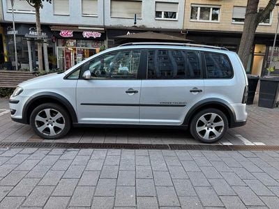 VW Touran Cross