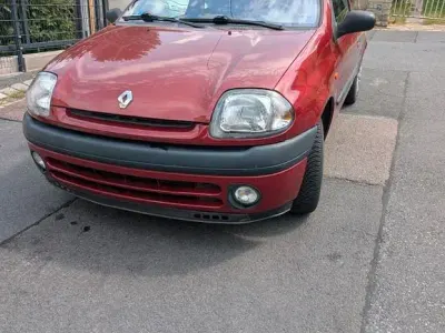 Gebraucht Renault Clio 75 PS (55 kW) 1999 Rot Kleinwagen
