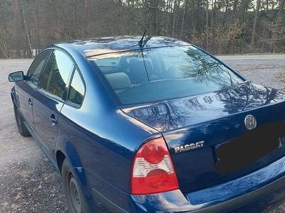 Gebraucht VW Passat Basis 102 PS (75 kW) 2003 Blau Limousine