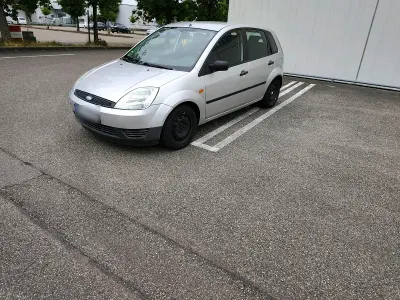 Gebraucht Ford Fiesta 60 PS (44 kW) 2003 Silber Kleinwagen