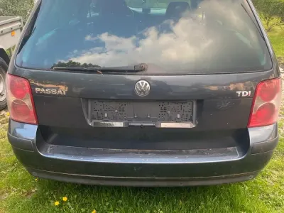 Gebraucht VW Passat 131 PS (96 kW) 2003 Schwarz Kombi