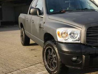 gebraucht RAM 1500 Sport 4x4 mit LPG