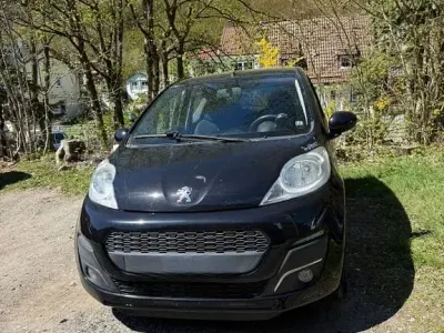 Gebraucht Peugeot 107 Envy 68 PS (50 kW) 2012 Schwarz Kleinwagen