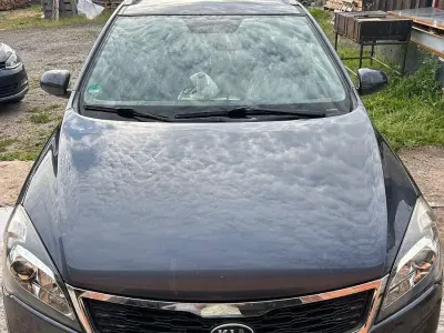 Gebraucht Kia Ceed 125 PS (91 kW) 2011 Grau Kleinwagen