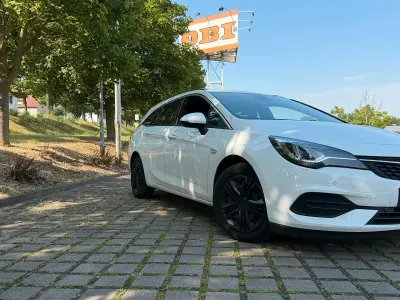 Gebraucht Opel Astra 105 PS (77 kW) 2020 Weiß Kombi