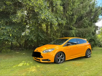 Gebraucht Ford Focus ST 250 PS (183 kW) 2013 Gelb Kleinwagen