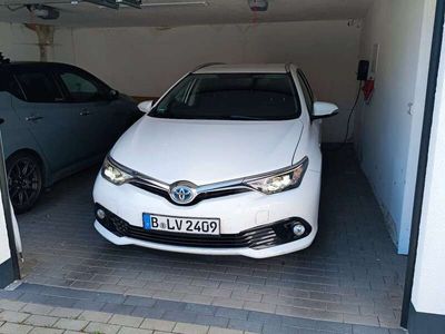 Toyota Auris Hybrid