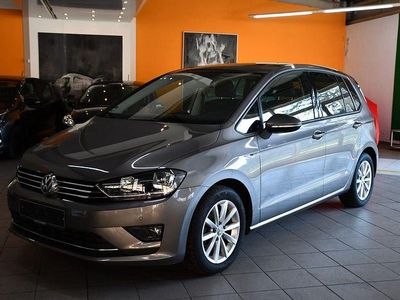Grau Gebraucht 2015 VW Golf Sportsvan Comfortline Van / Kleinbus | 9.300 € (Fairer Preis)