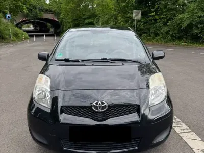 Gebraucht Toyota Yaris 69 PS (50 kW) 2010 Schwarz Kleinwagen