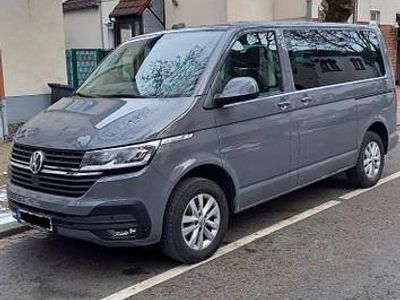 Grau Gebraucht 2020 VW Caravelle Van / Kleinbus | 35.000 € (Fairer Preis)