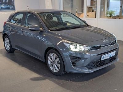 Grau Gebraucht 2022 Kia Rio Vision Limousine | 14.950 € (Fairer Preis)