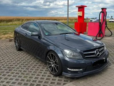Gebraucht Mercedes C180 AMG 156 PS (114 kW) 2013 Grau Coupé