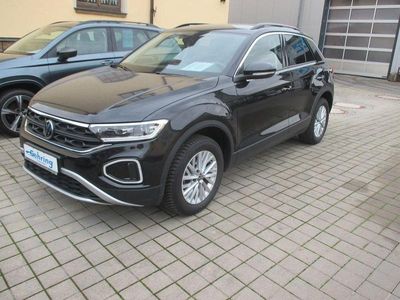 Second-hand VW T-Roc Life 116 CP (85 kW) 2024 Negru SUV
