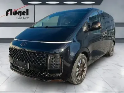 Second-hand Hyundai Staria Signature 177 CP (130 kW) 2022 Negru Monovolum