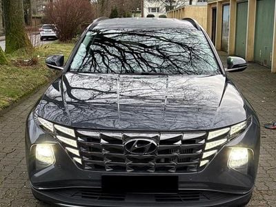Grau Gebraucht 2023 Hyundai Tucson SUV | 27.999 € (Guter Preis)