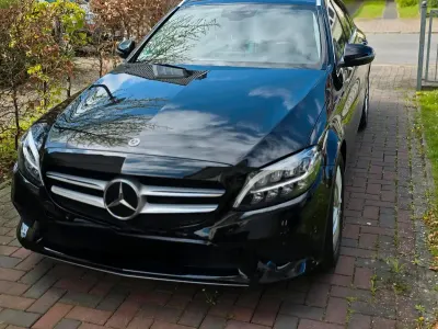 Gebraucht Mercedes C220 194 PS (142 kW) 2019 Schwarz Kombi