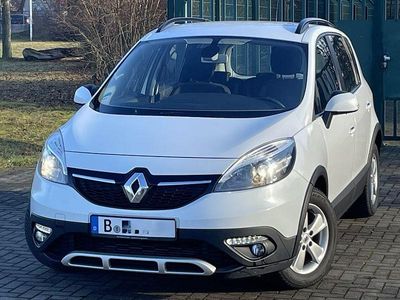 Weiß Gebraucht 2013 Renault Scénic III Authentique Kombi | 4.500 € (Fairer Preis)