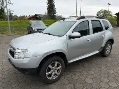Używany Dacia Duster Lauréate 105 KM (77 kW) 2010 Szary SUV