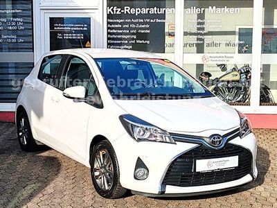 Weiß Gebraucht 2015 Toyota Yaris Comfort Kleinwagen | 10.687 € (Etwas zu teuer)