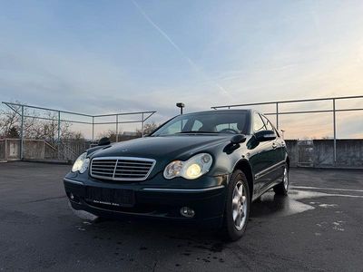Grün Gebraucht 2002 Mercedes C180 Limousine | 2.490 € (Fairer Preis)