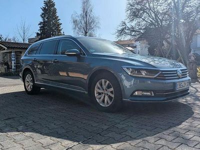Gebraucht VW Passat Highline 150 PS (110 kW) 2017 Blau Kombi