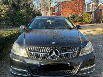 Gebraucht Mercedes C180 156 PS (114 kW) 2012 Schwarz Coupé