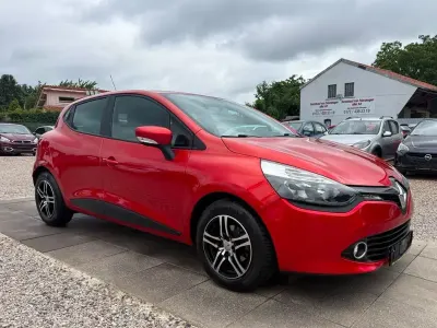 Gebraucht Renault Clio IV Expression 73 PS (53 kW) 2014 Rot Limousine