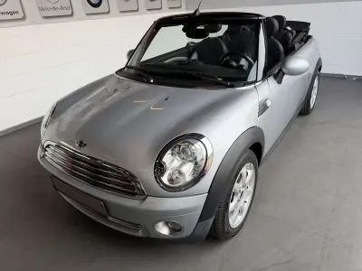 Gebraucht Mini Cooper Cabriolet 120 PS (88 kW) 2009 Pure silver (metallic) Cabrio