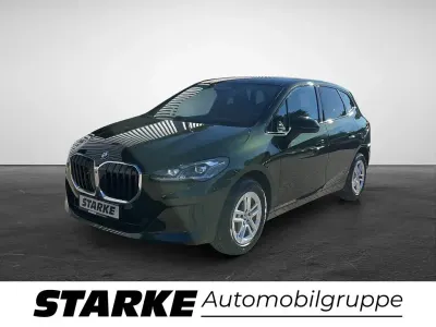 Gebraucht BMW 220 Active Tourer Luxury Line 170 PS (125 kW) 2023 Grün Van / Kleinbus