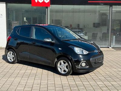 Gebraucht Hyundai i10 Passion 67 PS (49 kW) 2016 Schwarz Kleinwagen