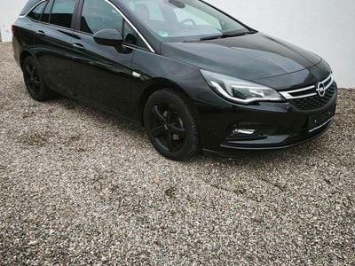Schwarz Gebraucht 2017 Opel Astra Kombi | 10.620 € (Guter Preis)