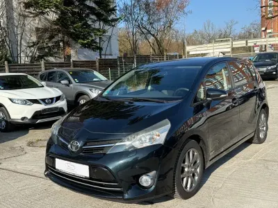 Gebraucht Toyota Verso Executive 177 PS (130 kW) 2013 Schwarz Van / Kleinbus